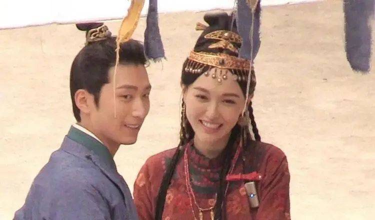 新剧|刘诗诗处境艰难，新剧又被女二抢风头，仙剑三姐妹数她事业最平淡