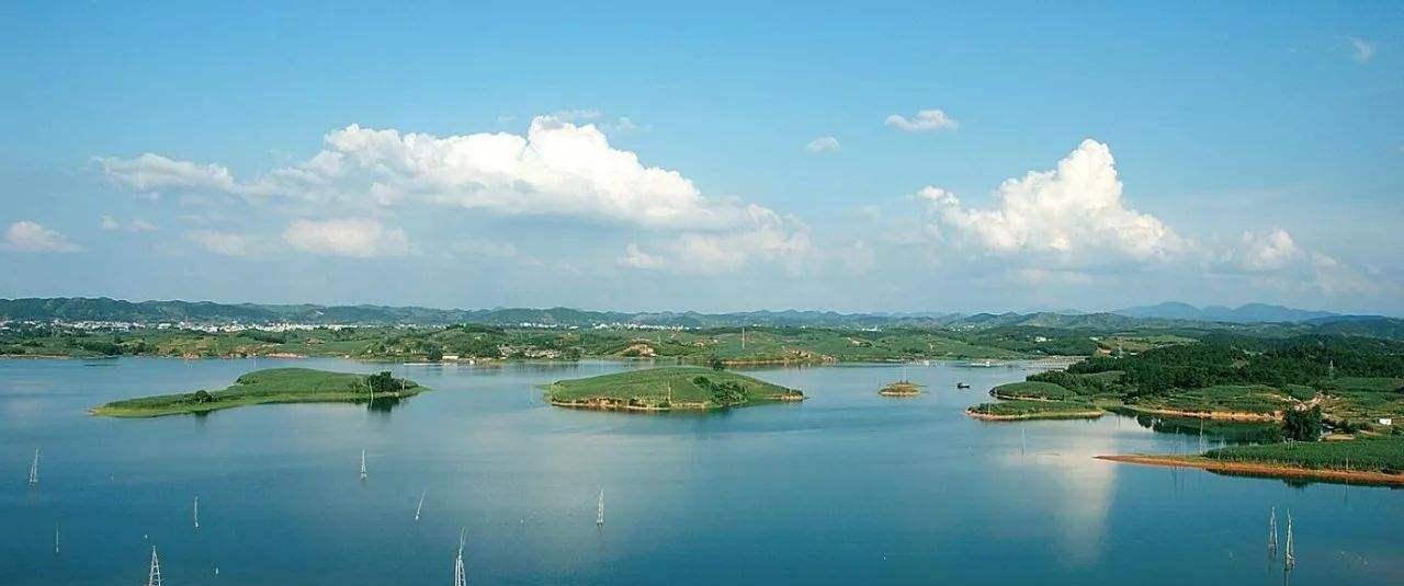 长沙gdp低估_沁园春长沙(2)