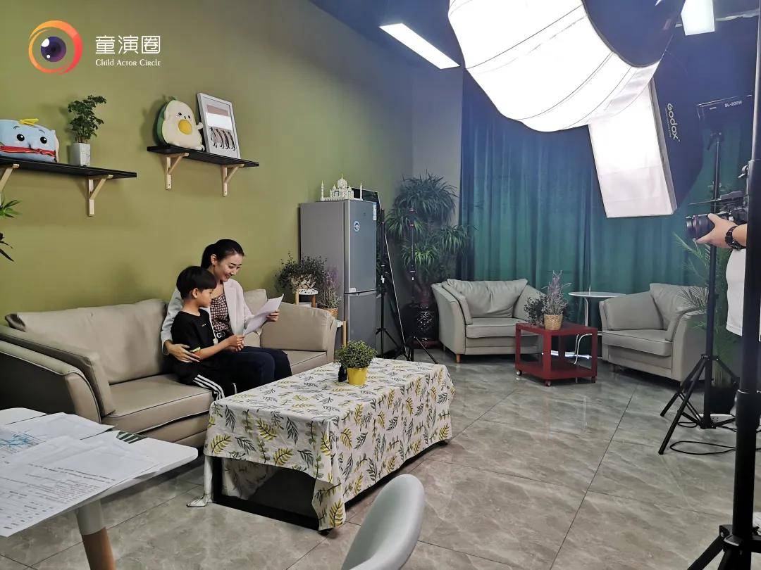 童演圈小演员翟文骏受邀参加《作业帮语文课》广告拍摄