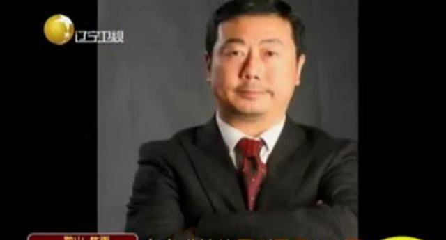 昔日央视名嘴方宏曾被女儿曝私生活混乱,如今现状怎么样了?