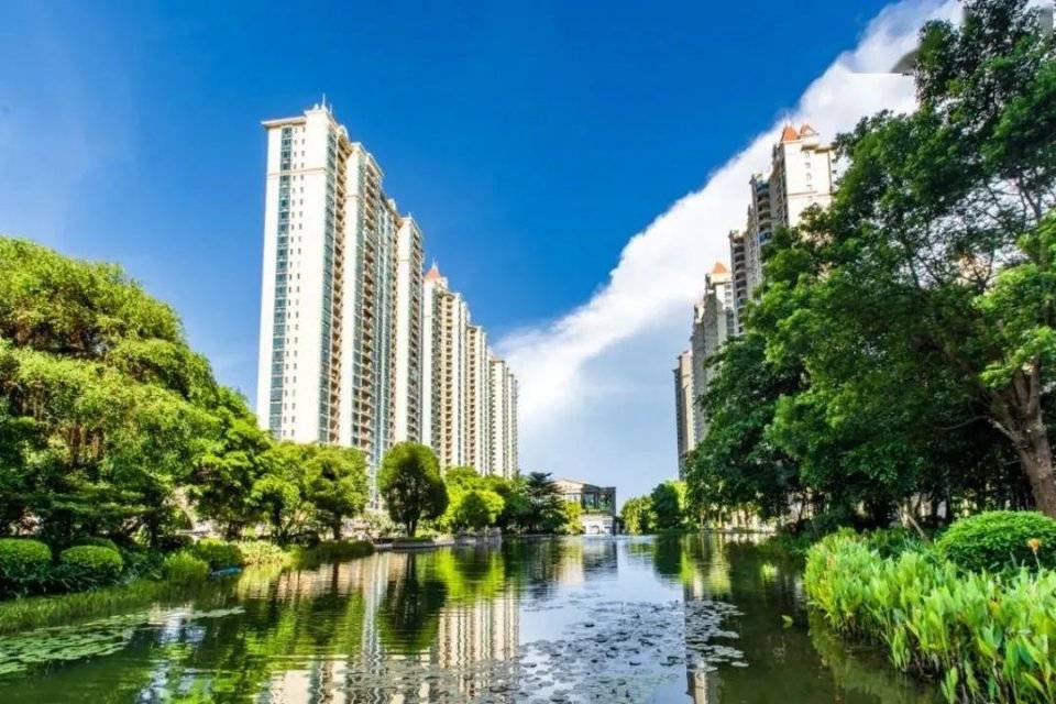 原创
造谣+做空!恒大“谣言”背后的黑手竟然是他!
恒大的是否稳健经营?恒大家底如何?恒大不止一次面对谣言