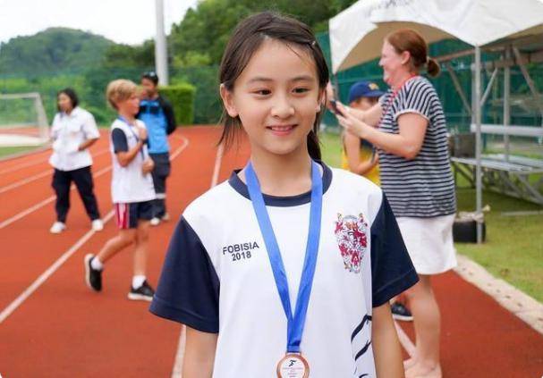 田亮|12岁身高接近170，腿部线条超优越田亮晒女儿森碟运动照