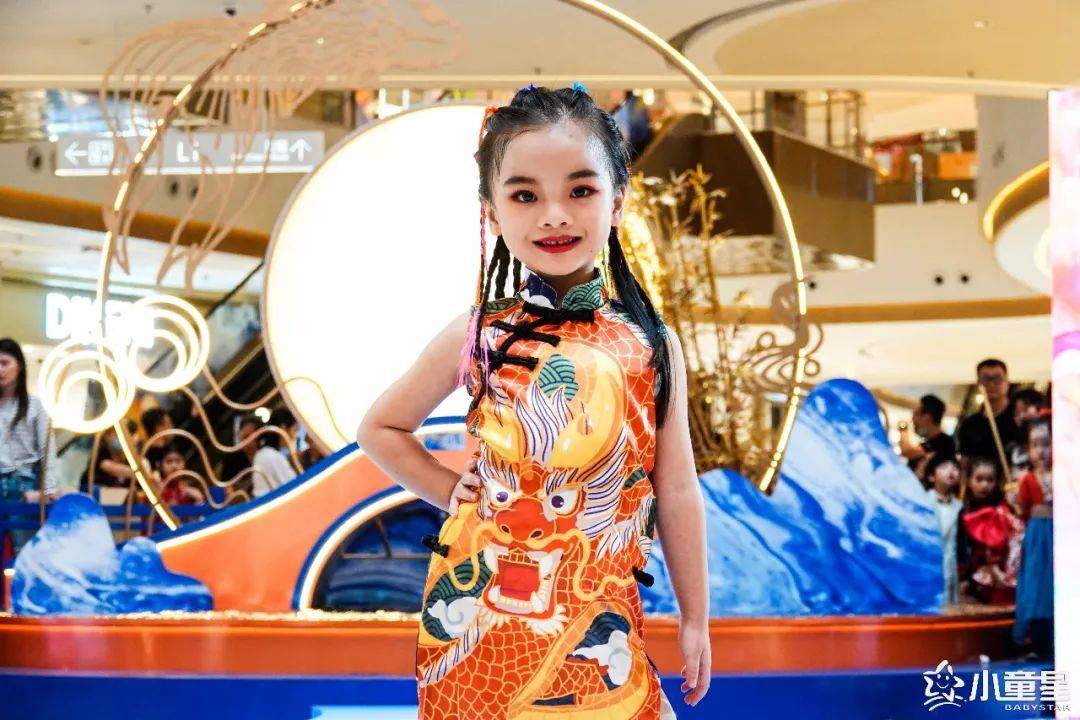 服装|闪光少年为亚运助力，这些小童星真的很燃！