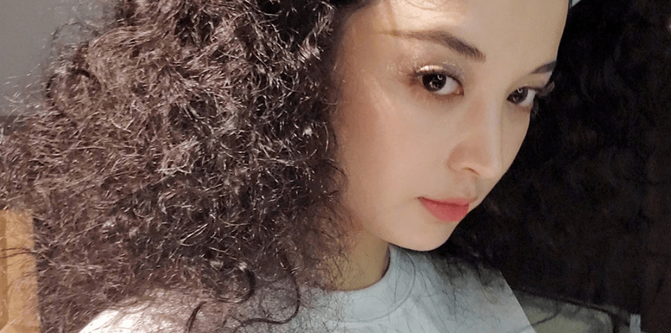 都怪|公认的双眼皮美女娜扎，却是货真价实的单眼皮？都怪眼窝太深邃