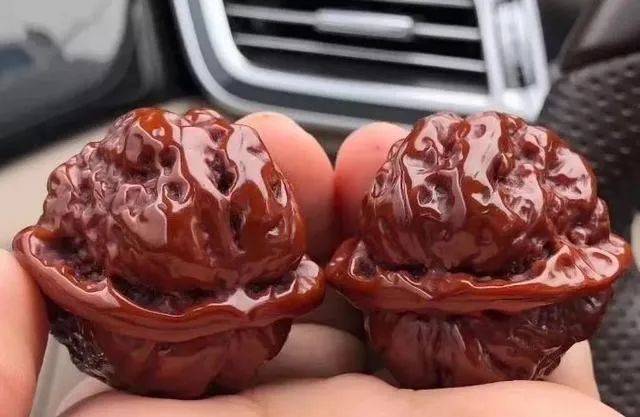 蛤蟆头核桃丨蛤蟆头是什么品种？为什么这么贵？包浆图太美了_搜狐网