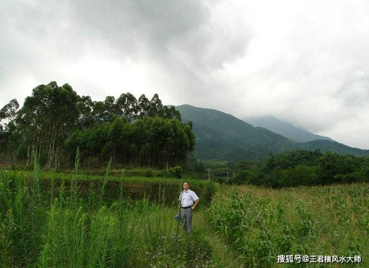 南龙少祖风水宝地,风水大师广西寻龙现场实拍