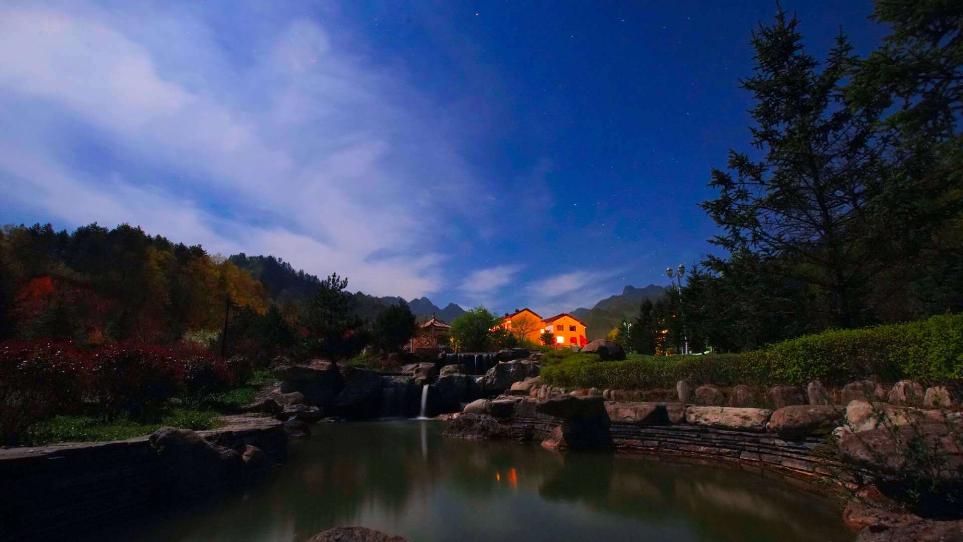 陕西旅游|乘着热气球鸟瞰黎坪红叶胜境 吃着板栗逛游木王秦岭金秋