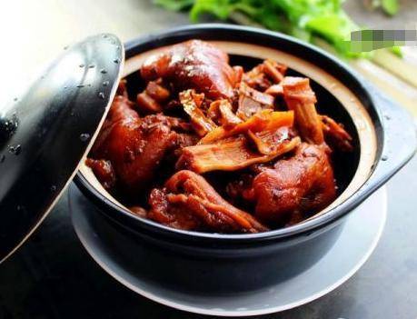 猪脚怎么煮才软糯 e4c9f2ac7b52498cb60e33e1d73e4fc5.jpeg