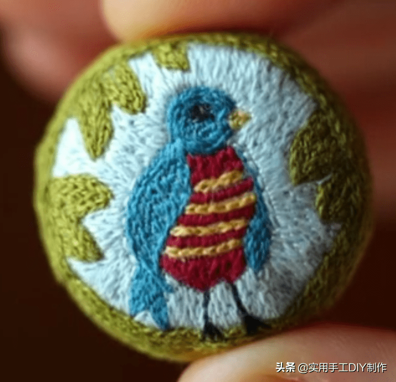 刺绣|「刺绣作品」100个迷人时尚的刺绣纽扣，装饰衣物美美的