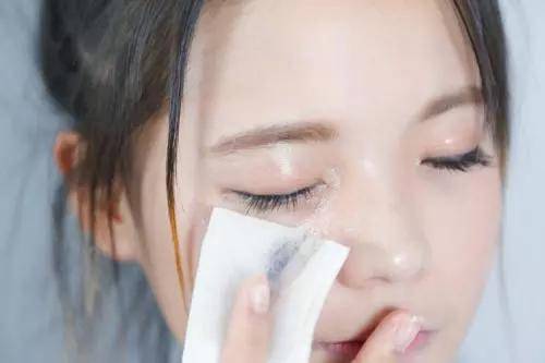 有什么办法让眼睛快速流泪 aa95653f8b8e470a8446254572e9c319.jpeg