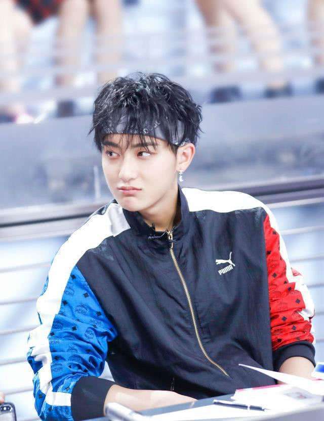 黄忠东|原创黄子韬复工录制节目，状态看上去不错，期待回归