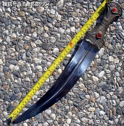 也门双刃匕首—与其说它是一把刀,不如说它是一件装饰品