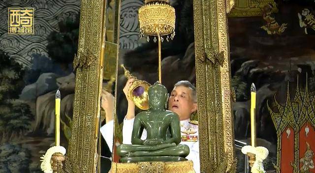 仪式|泰国国王普密蓬和玛哈都曾在登基前剃度出家，为何还能娶妻生子？