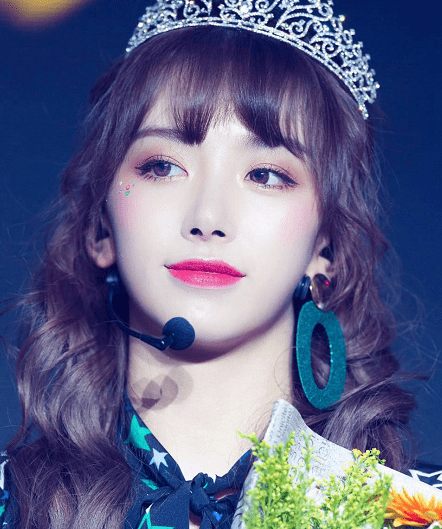 喻言|The9成员戴皇冠，虞书欣暗黑，喻言中性风，看到许佳琪：反差萌！