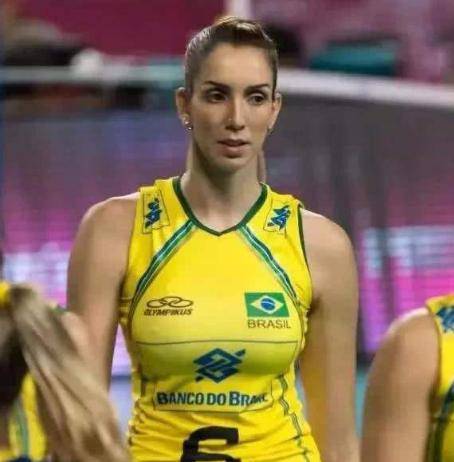 男友|排球第一女神，球迷称她为“奶塔”，频繁更换男友备受争议