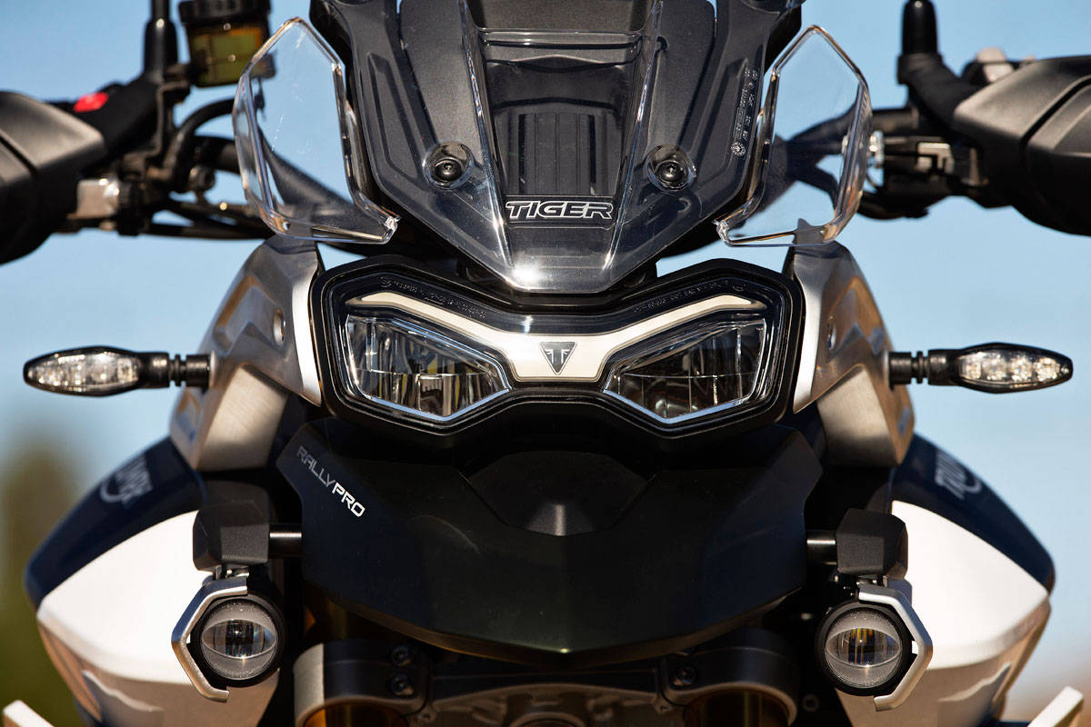 凯旋tiger900GT,凯旋tiger900 凯旋面向国内市场发布了tiger 900三缸拉力摩托车,只有两款不同版本gt