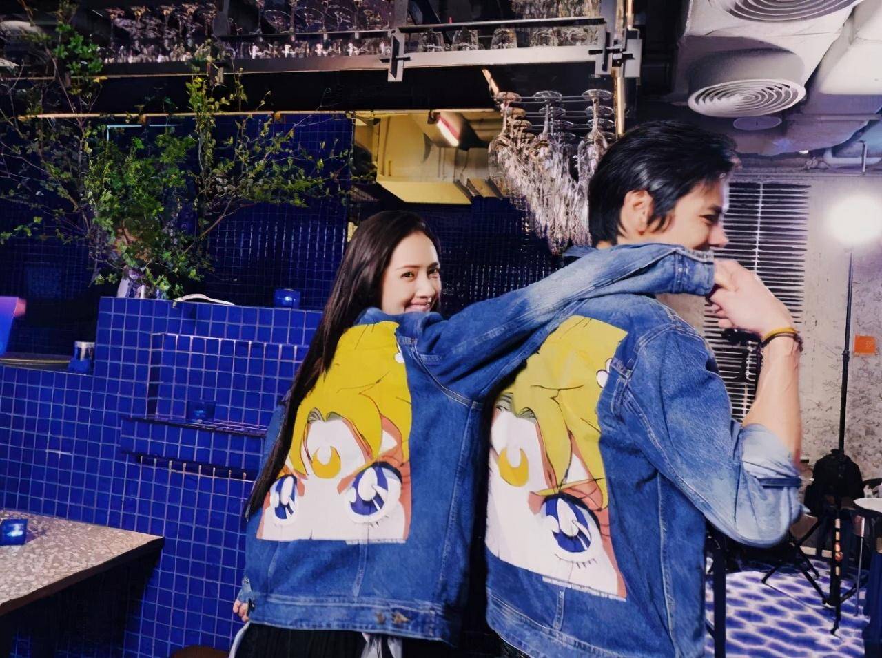 郭碧婷|向佐夫妇穿情侣装合体,同色系服装秀恩爱,36岁郭碧婷小鸟依人