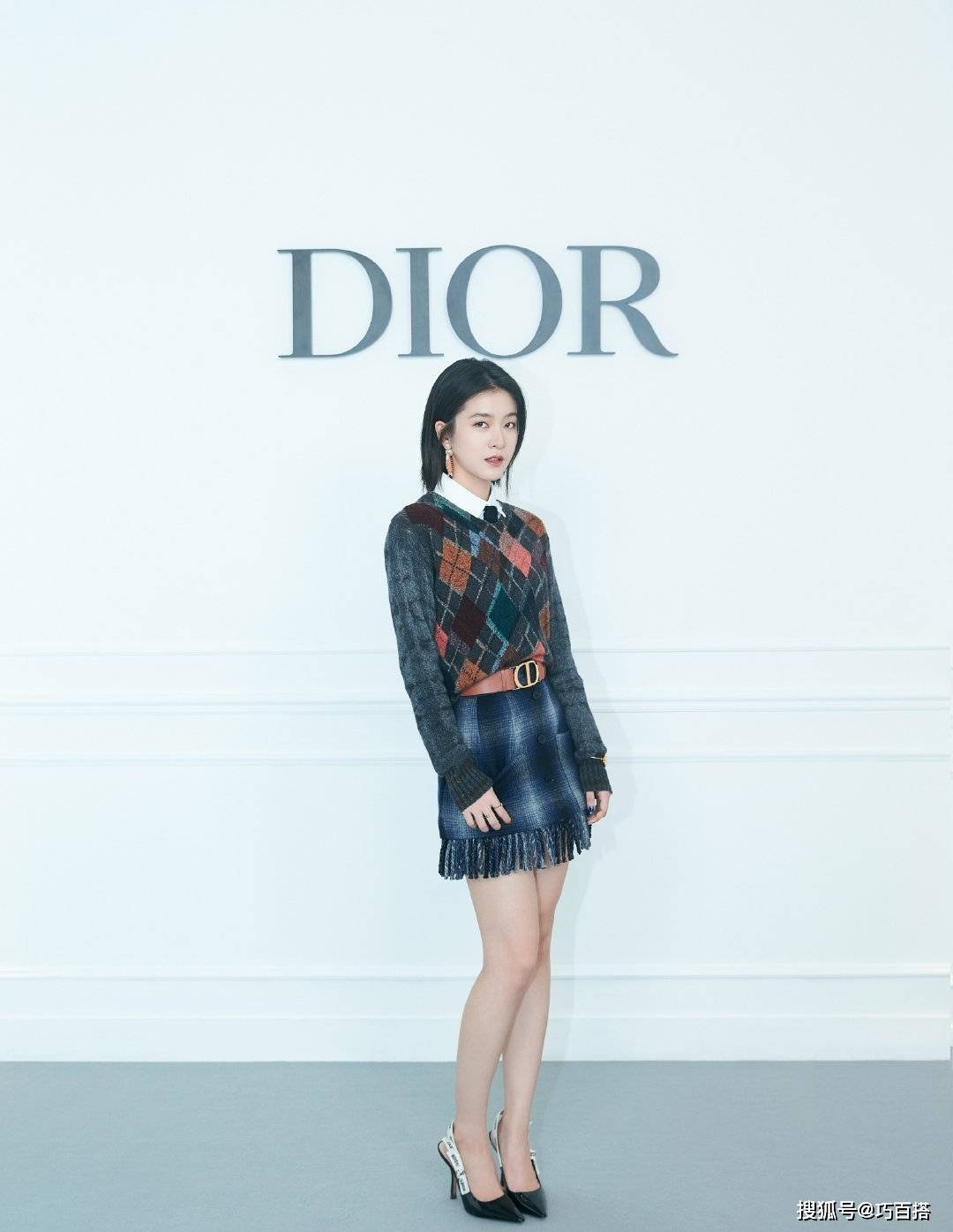 Dior|张雪迎太有辨识度了，Dior云看秀现场惊现美丽容颜，气场强大