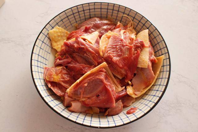 鸡块怎么腌制去腥 f100392265f642458ff354d5f38ce10e.jpeg