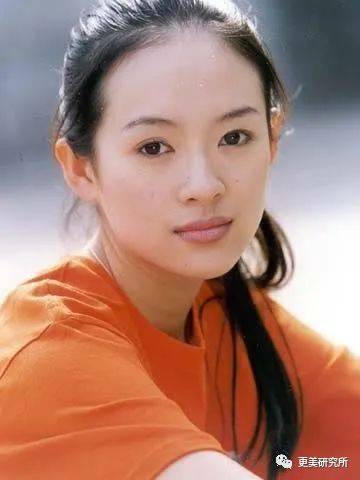 单照美|热巴求你赶紧抗衰吧，单照美出圈，合影却被十八线吊打？