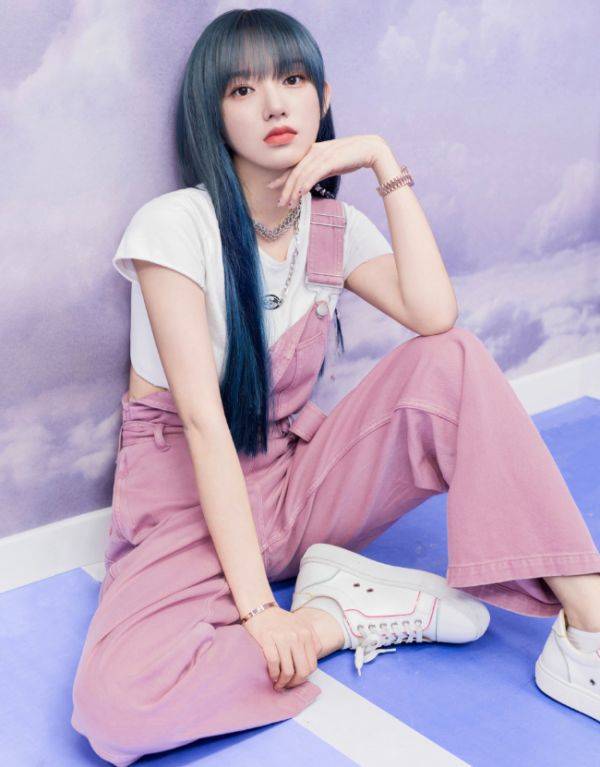 液体|腰粗女生就不美？看程潇穿“液体裙”后，秀出的身材才是男士最爱