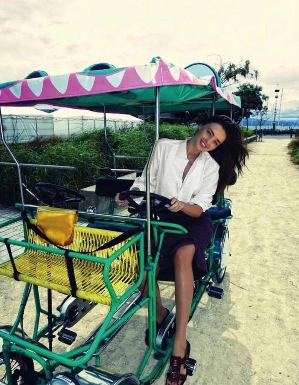 美少女|吊打鞠婧祎的真·四千年美少女，这方脸却甜到极致的美貌是开挂了吧！