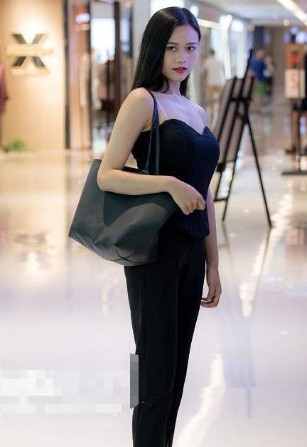 范的|当女人们穿衣很有范的时候，凭借好身材，也会有百分百回头率！