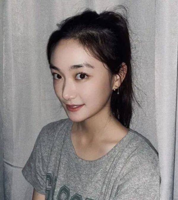 孙艳|被孙俪妹妹美到了!梳起高马尾好青春,侧颜跟姐姐一模一样