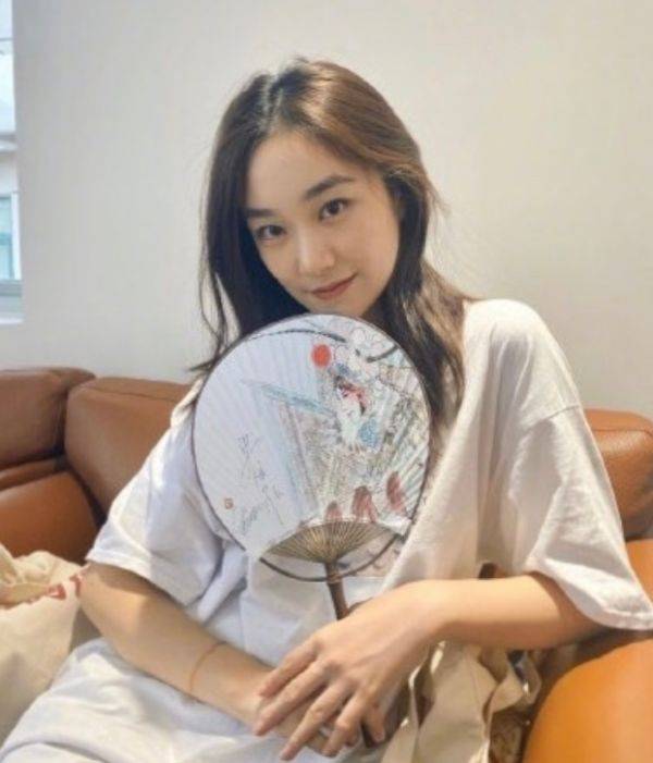 孙艳|被孙俪妹妹美到了!梳起高马尾好青春,侧颜跟姐姐一模一样