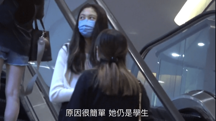 任达华|任达华女儿与妈妈同框似姐妹，逆天长腿成品牌新宠，如行走的衣架