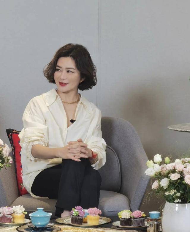 医美后遗症?58岁关之琳近照颜值回春,眼睛却变小