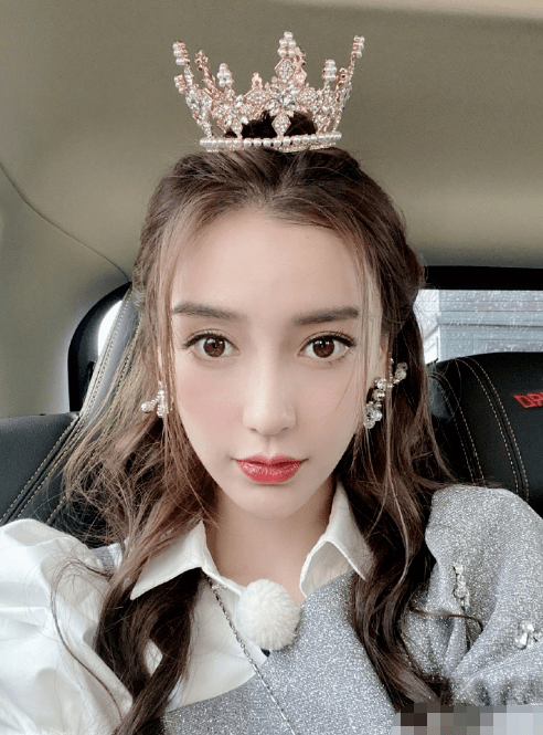 baby发文支持好友倪虹洁,回应女演员年龄问题,坦言时间是公平的