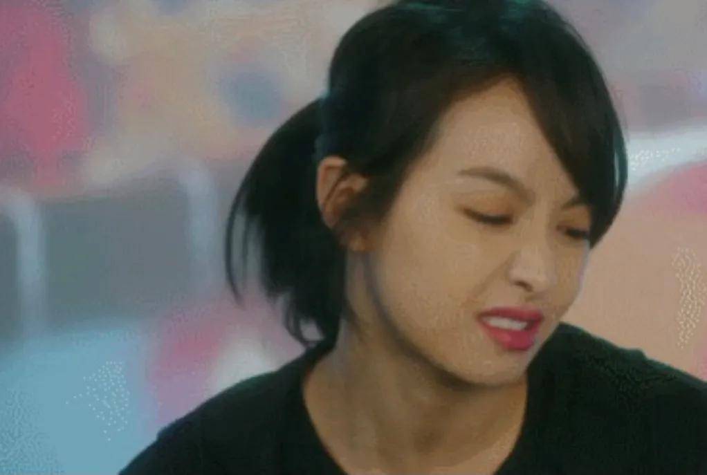 谭松韵|原创金鹰女神再次注水？内定痕迹太明显？把观众当瞎子？属实过分了