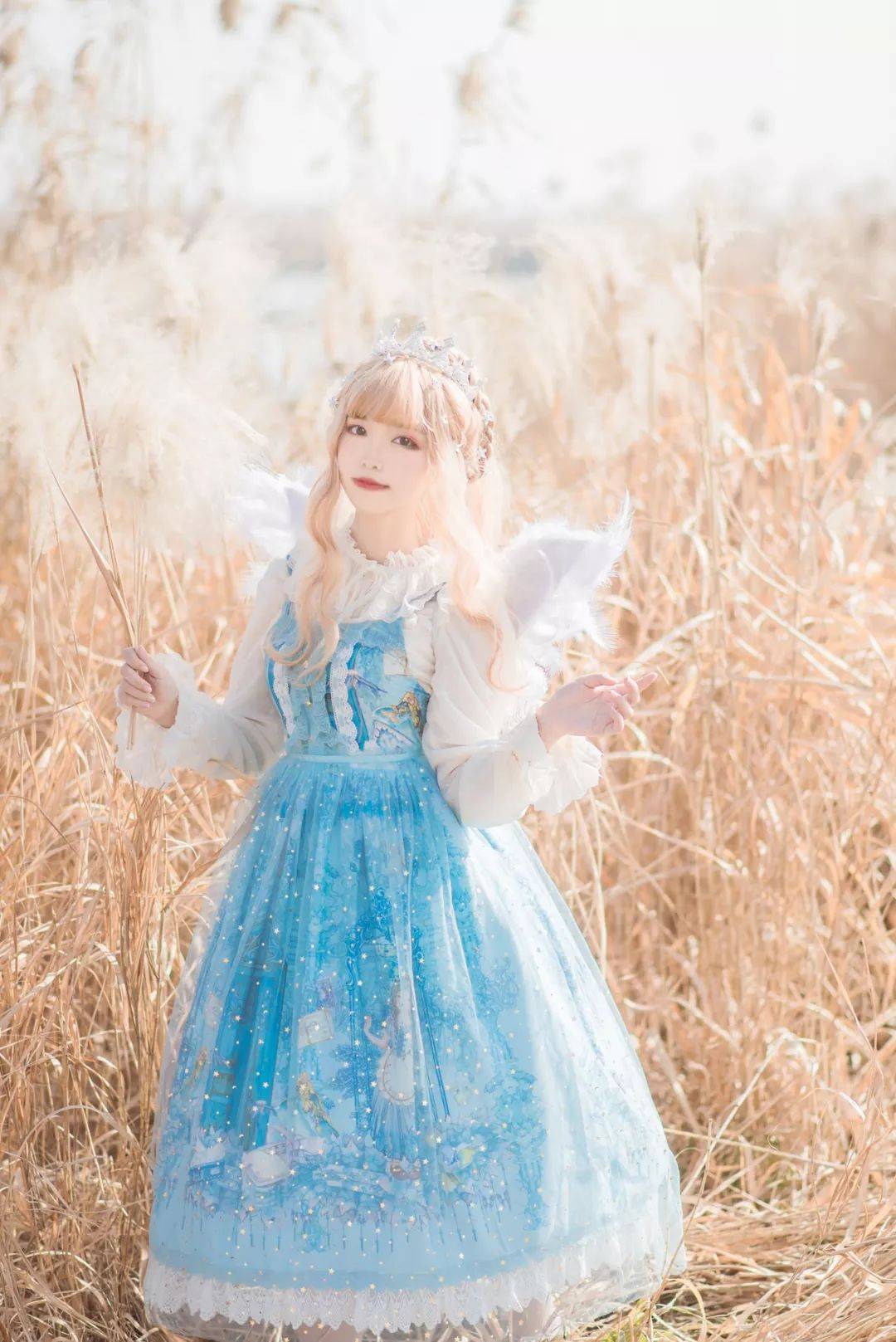 lolita天地一片枯黄也掩盖不住你的可爱