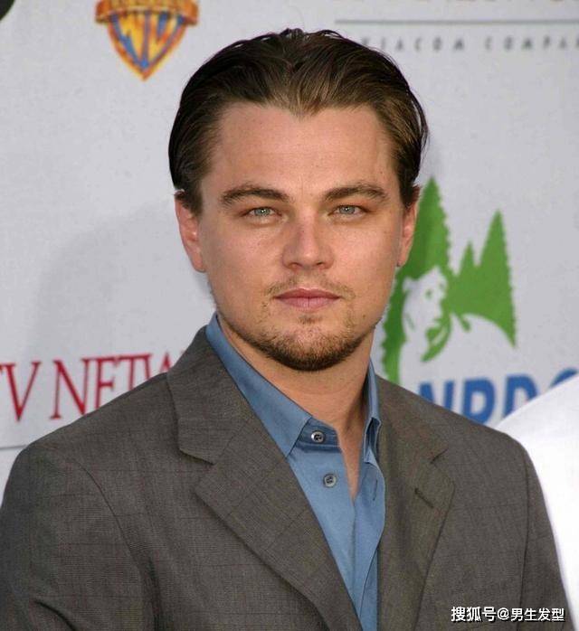 发型|男生“侧背”发型潮流个性，比传统大背头帅多了，剪完清爽不油腻