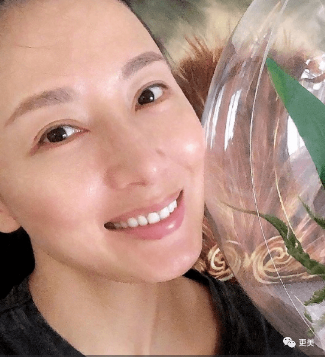 杨怡|曾经tvb一姐，演技一流，也把自己整僵了，假体太明显了...