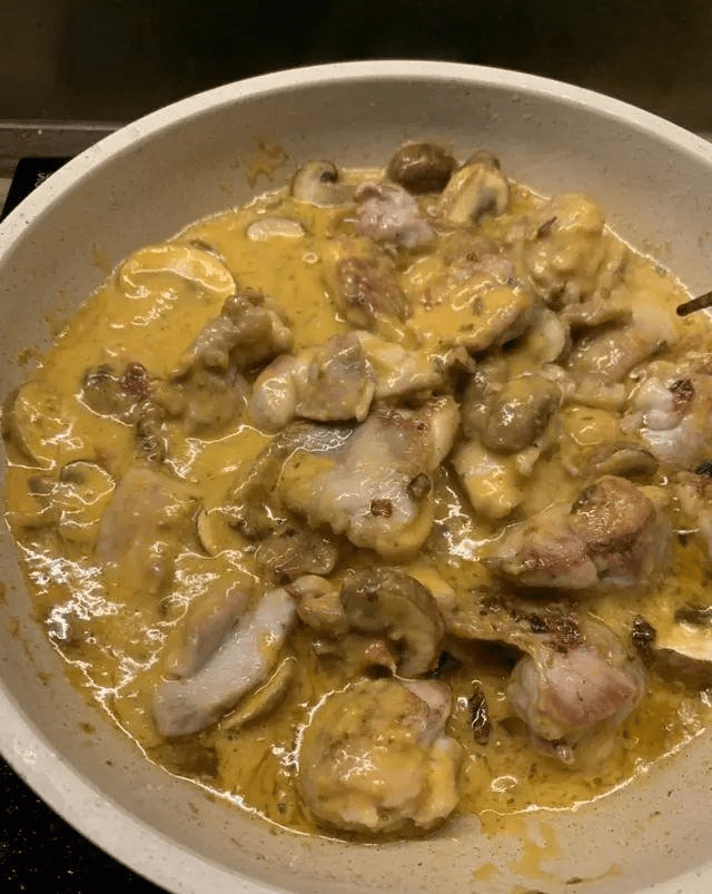 蘑菇炒鸡腿的做法窍门 12145b9da66b47ec8f8fcf3460fd00f7.png