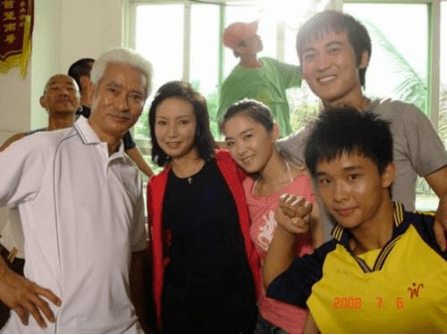 星靠苗|原创香港女打星靠苗翠花走红，曾批章子怡不配打星，现成国家一级教练