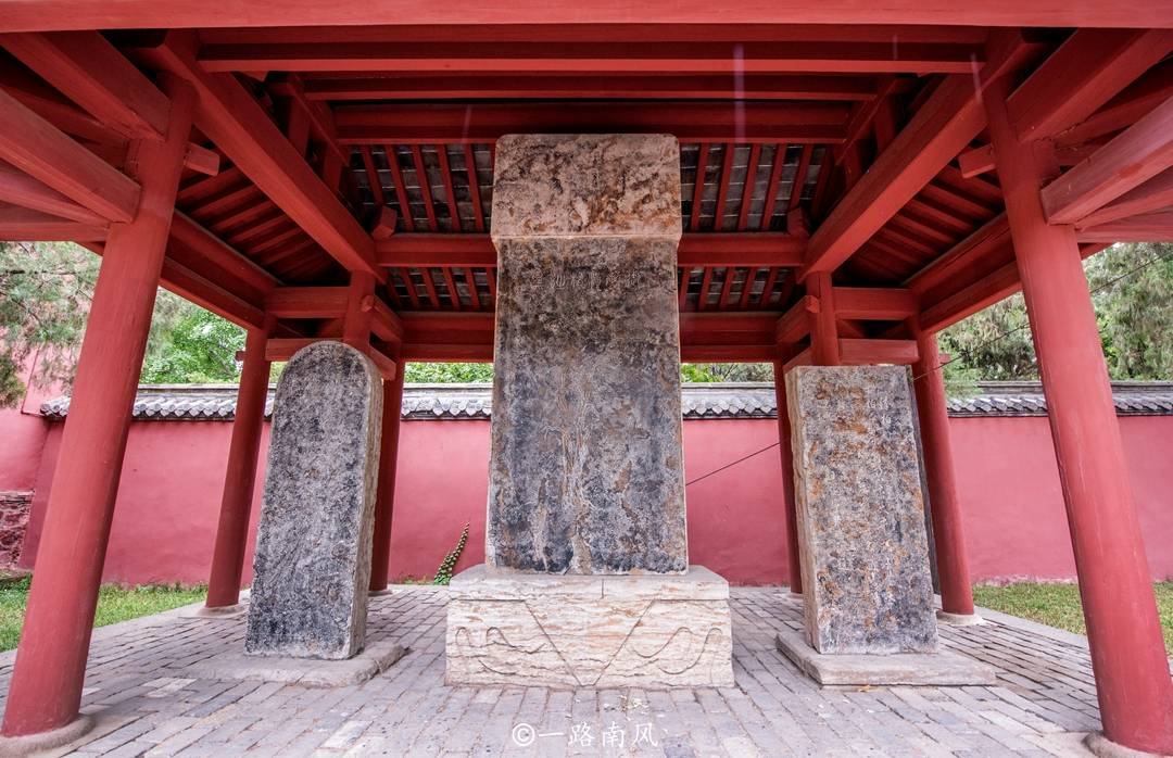 建筑|泰山下唯一皇宫式建筑,和北京故宫齐名,共有六位皇帝来此封禅