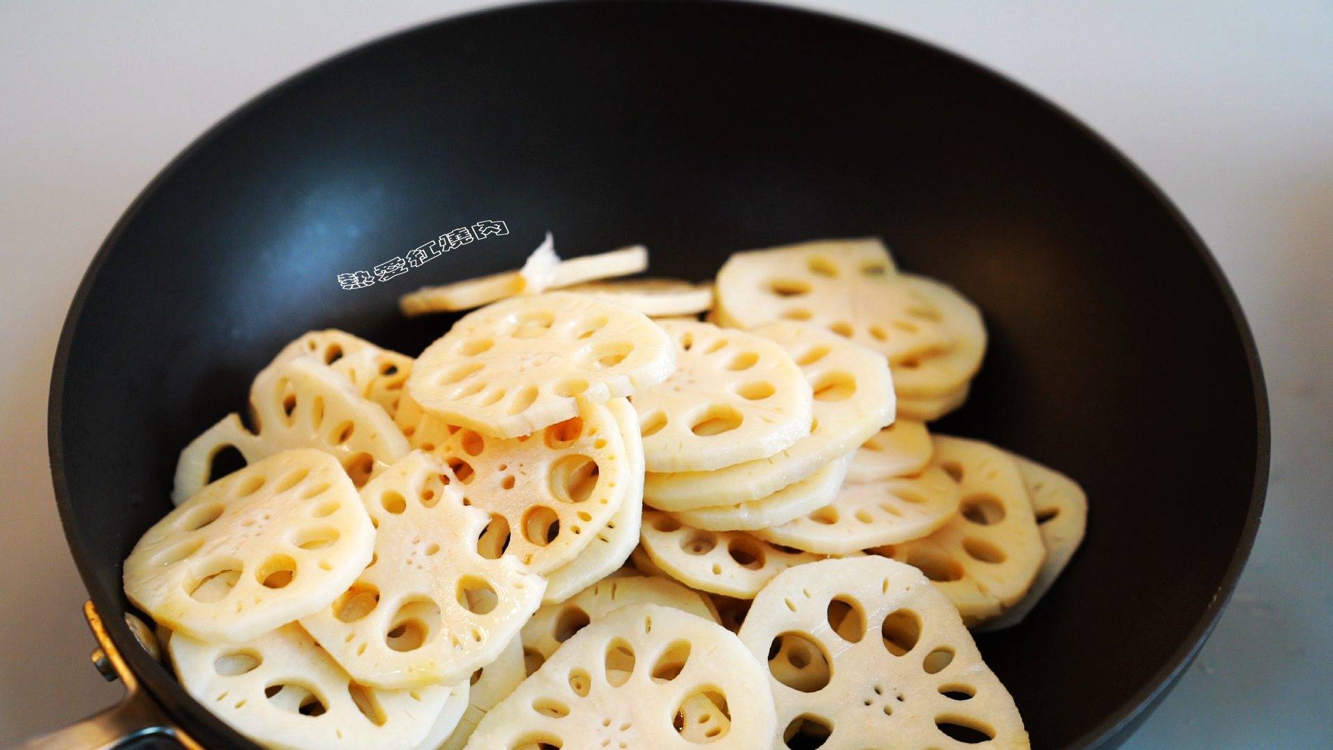 藕片|吃着甜甜的嚼着有韧性，可以用手捏着吃没想到藕还能这么做