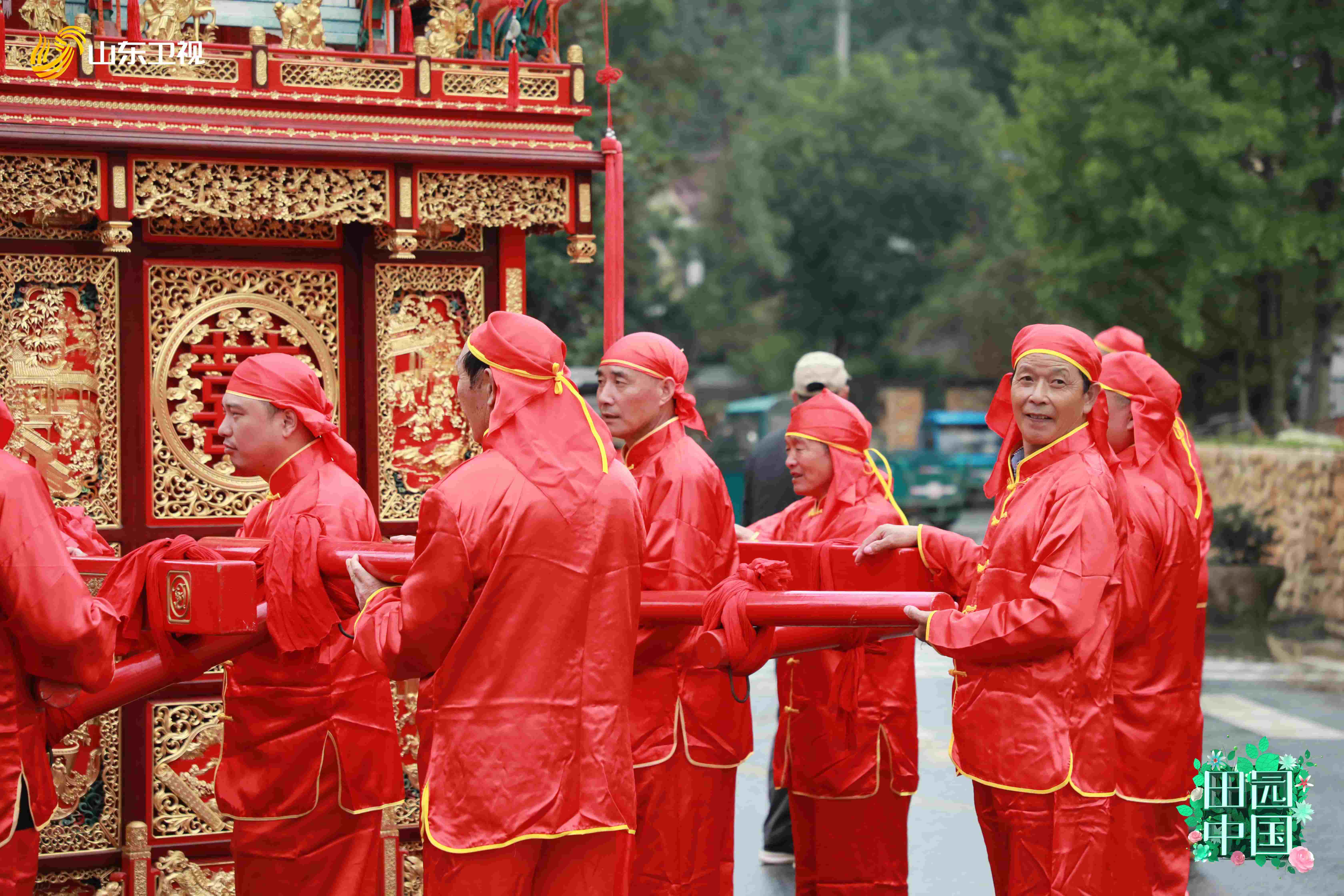 一个花轿70万 《田园中国》带你坐上鲁家村的幸福小火车