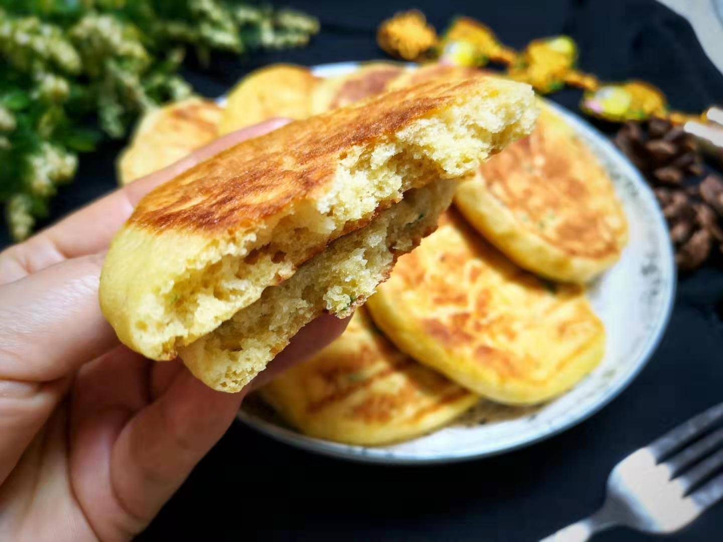 葱花饼|开水一烫,咸香诱人,隔三差五必吃1顿秋天清理肠胃就吃这个饼