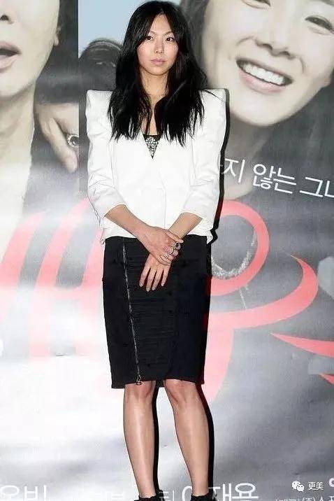 氛围|虞书欣又作出新高度，学晚晚艳压高圆圆，居然没输？