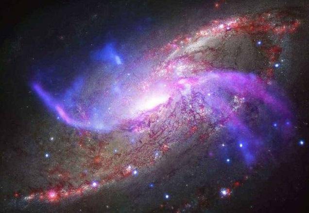 位于后发星座的黑眼星系(ngc4826)距离地球约1700万光年,整个星系被