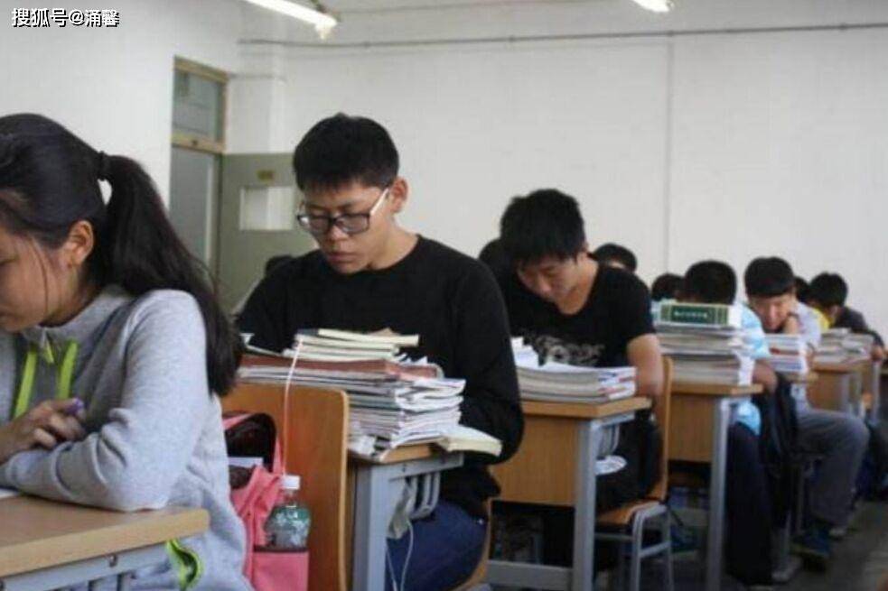 如何上课集中精神 a5c5972d1627427e9fee7ced1e2ac828.jpeg