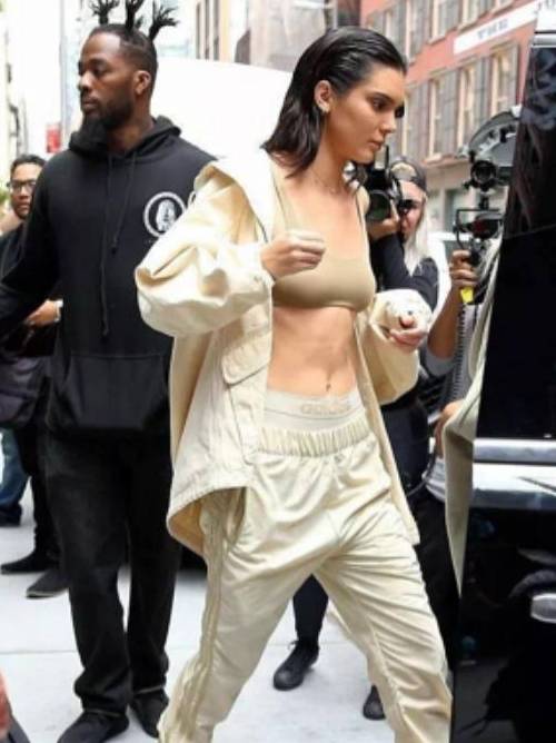 款式|抱怨靴子太磨脚？这双袜靴材质轻柔造型百搭，让你双脚踩地新体验