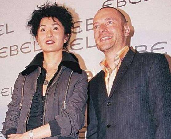 张曼玉现任男朋友 5509971064f249039b5aabc6055d12f8.jpeg