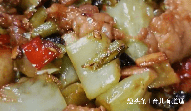 做法|鲜香下饭，比红烧肉还要好吃，配米饭多吃三碗酸爽开胃