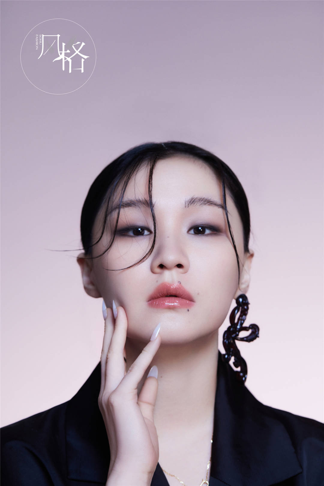 风格|原来屏幕之外的金靖是这样的,意想不到!