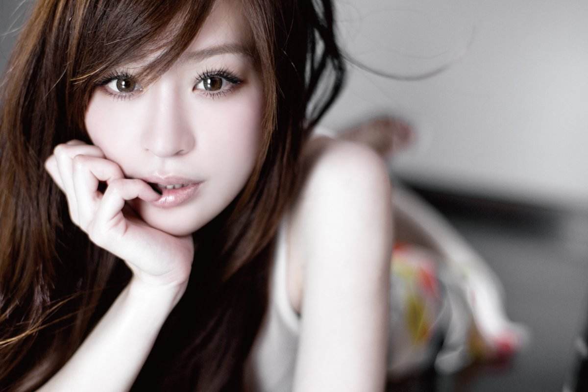 38岁王心凌晒健身照，20年少女身材未变，但颜值